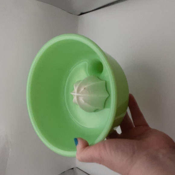 Vintage Jadite Mixer/Juicer Attachment for old Electric mixers - Picture 10 of 10